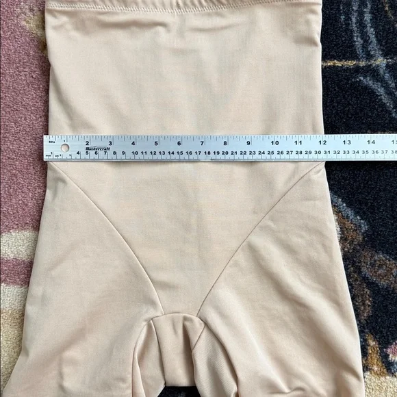 SHAPEWEAR SHORTS - Picture 6 of 8